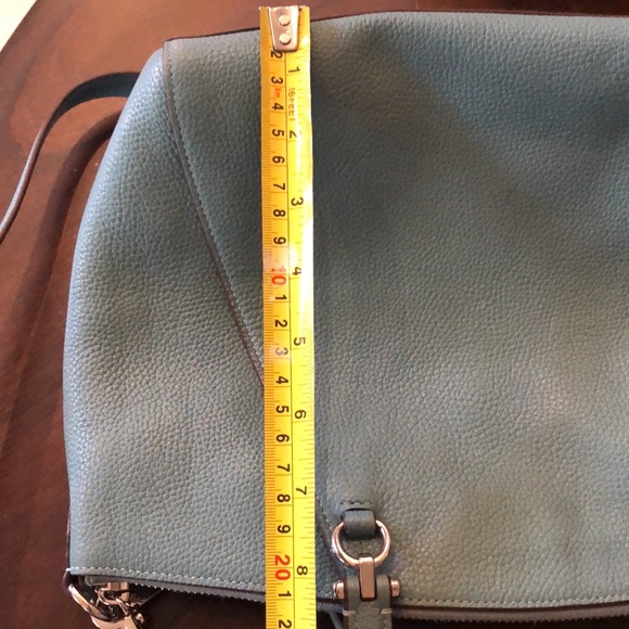 🩵 Coach pebbled leather crossbody bag with detachable strap, zipper pockets - Picture 16 of 17